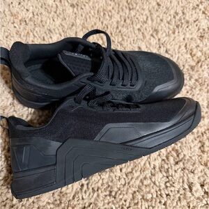 Veletes Athletic Shoes